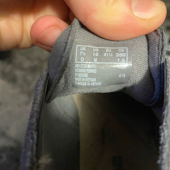 LIKE NEW Clarks Collection Gray Wedges - Picture 6 of 6